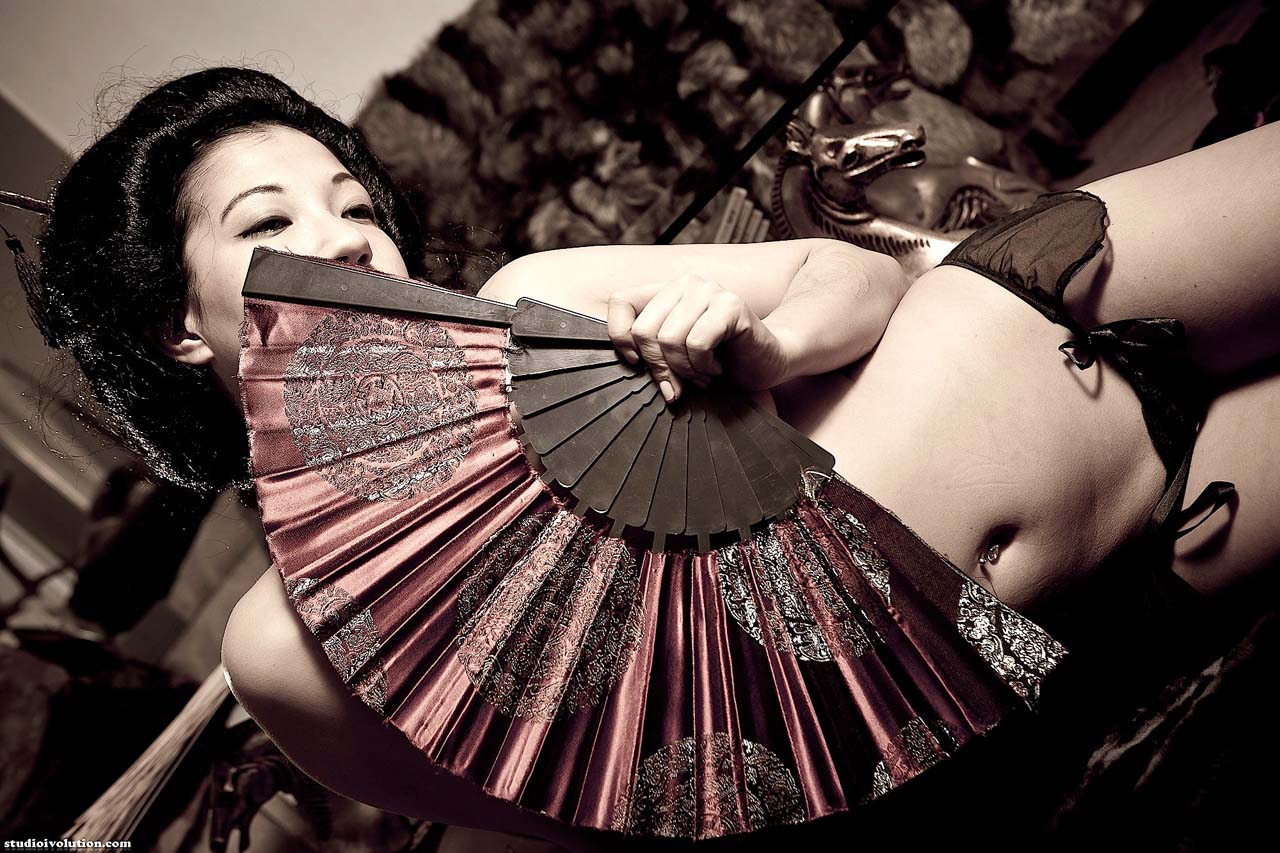 Mistress Kawa as a Fetish Geisha. Japanese, Lebanese BDSM and Shibari model at altporn4u. Photo by StudioIvolution.