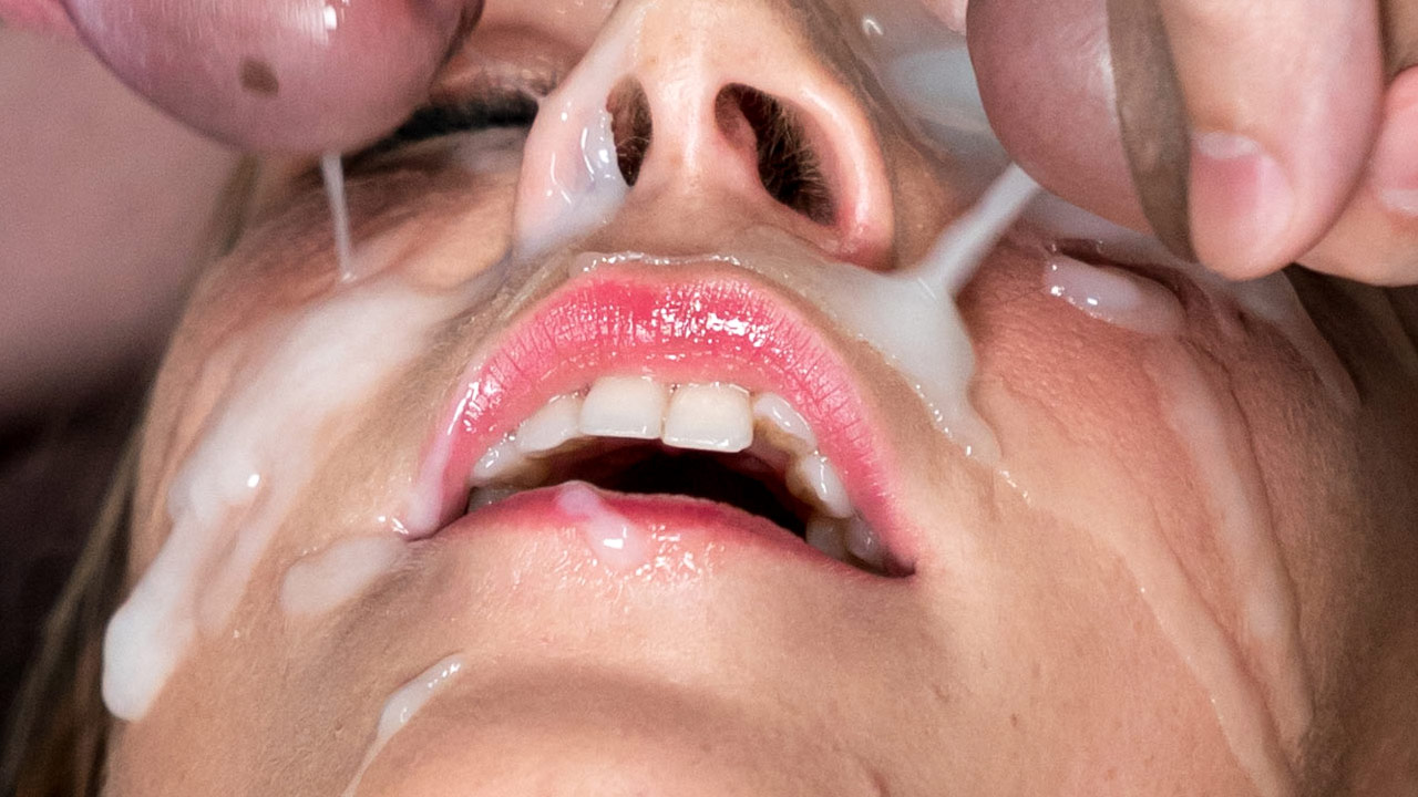 Alexis Crystal Bukkake Facial. Alexis receives 36 cumshots while masturbating in an uncensored video friom SpermMania.